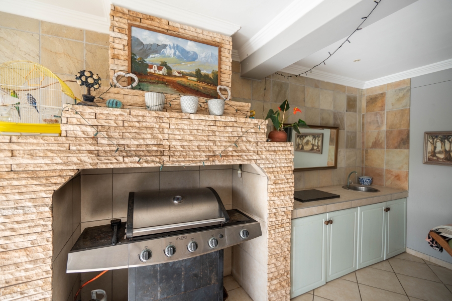 5 Bedroom Property for Sale in Royal Alfred Marina Eastern Cape
